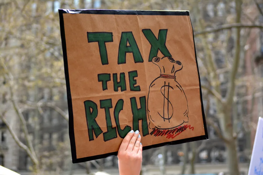 Tax the Rich, Save the Climate !