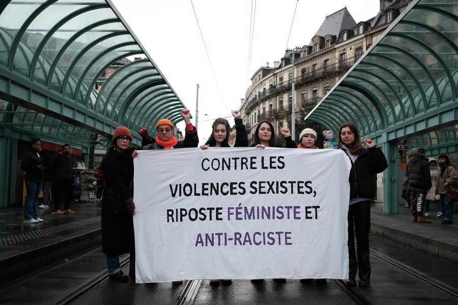 Contre les violences sexistes, riposte féministe et antiraciste !