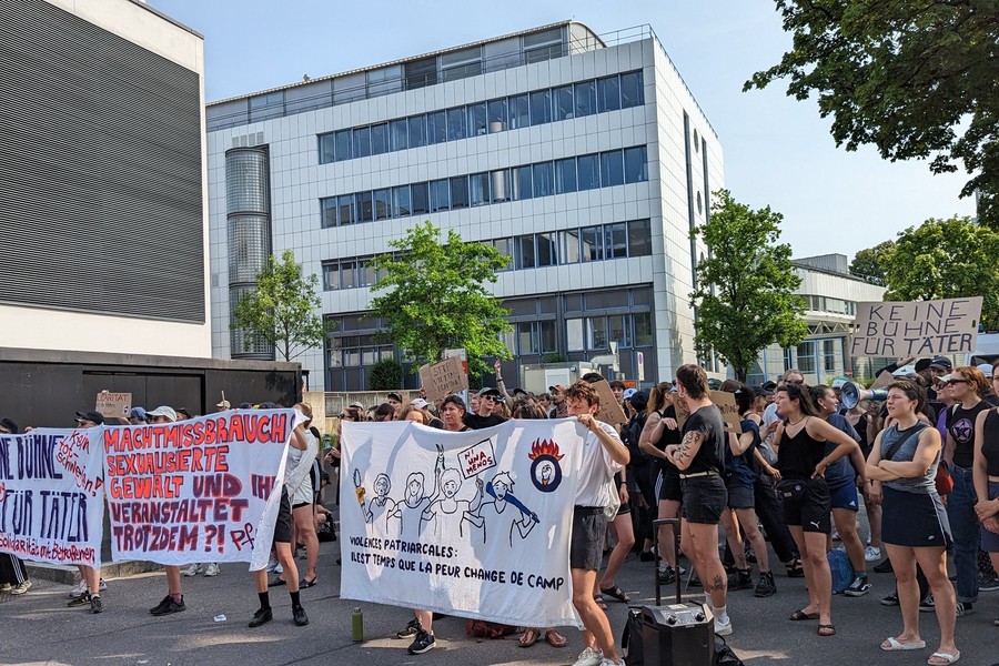 Un signal fort lancé contre les violences sexistes et sexuelles devant le concert de Rammstein
