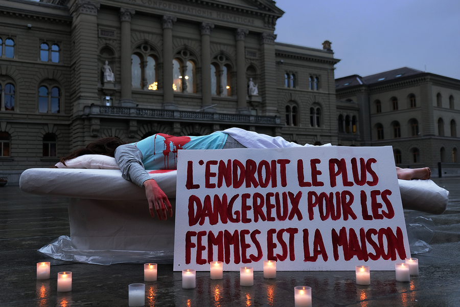 Action pour la journée des luttes féministes : Stop aux féminicides et aux violences faites aux femmes !